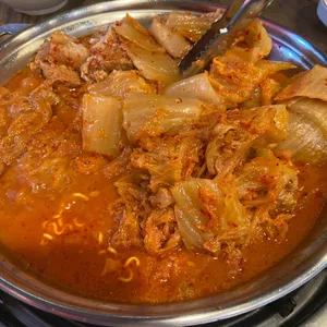 장독대 김치찌개 사진