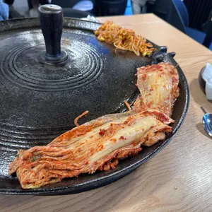 싹쓰리 솥뚜껑김치삼겹살 대표 사진
