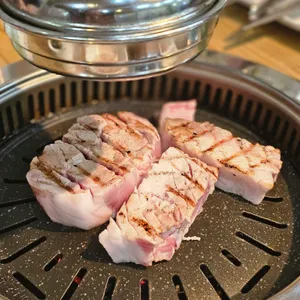 두툼참숯초벌구이 사진