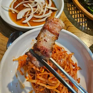 두툼참숯초벌구이 사진