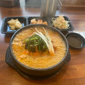 꿀순파김치솥뚜껑생삼겹살 사진