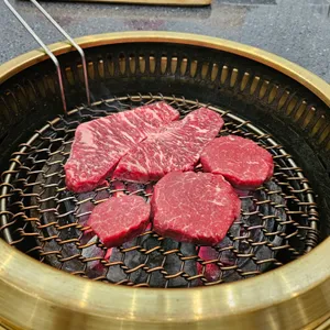 초연 사진
