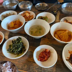 둥근상 시골집 사진
