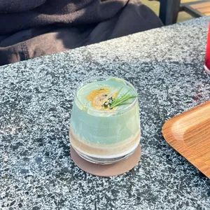 카페 숲 사진