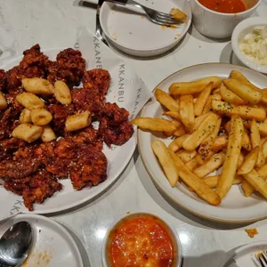 깐부치킨 사진
