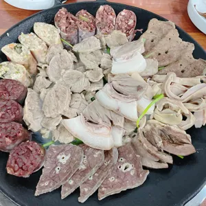 동주순대국 감자탕 사진