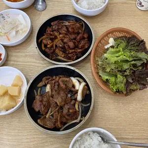 엄마손돼지불백 사진