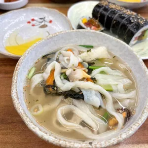 옹기수제비 사진
