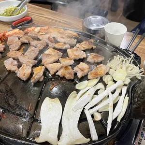 거북솥삼겹살 사진