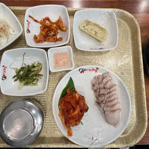 돈통마늘보쌈 사진