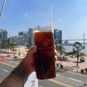 룩앳더바리스타 사진