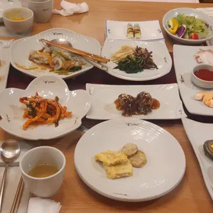 안다미로 한정식 사진