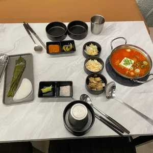 팔육 사진