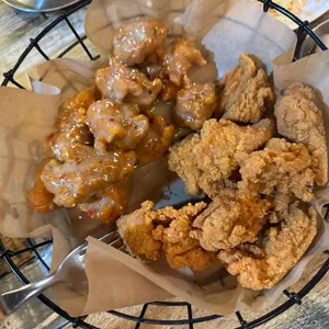자담치킨 사진
