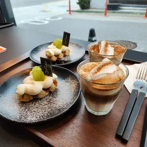 아비오 사진