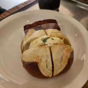 세이버리 바이츠 사진