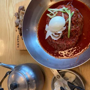 육쌈냉면 사진