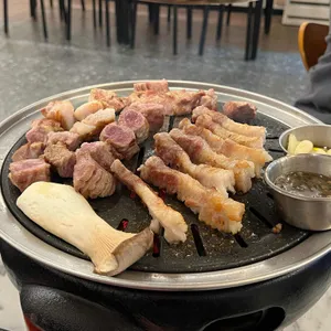 돈백식당 사진