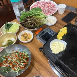 필봉산 흑돼지돌구이 사진