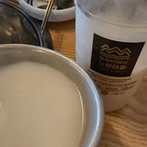 전싸롱 사진
