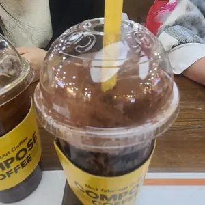 컴포즈커피 사진