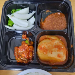 덕신밀면 사진