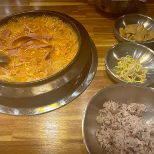 엉클부대찌개 사진