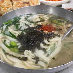 일미 만두 칼국수 사진