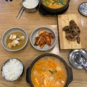 더진국 수육국밥 사진