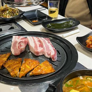 육갑 사진