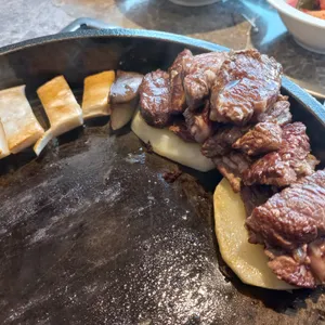 탐우진 사진