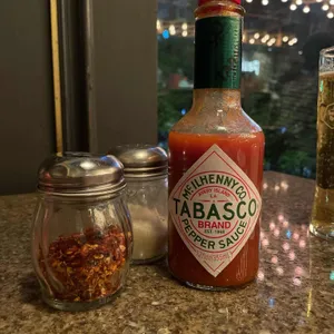 폴리스 리뷰 사진