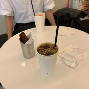 아꽁뜨 사진