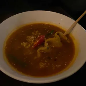 맞닿음 사진
