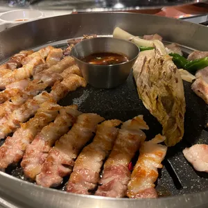고기굽는남자 사진