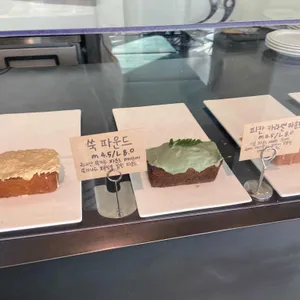 카페 칼럼 리뷰 사진