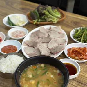 꽃돼지국밥 리뷰 사진
