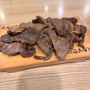 육쌈냉면 사진