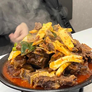 꼬리야 사진