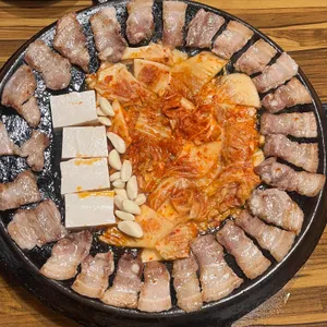 무쇠김치삼겹 리뷰 사진