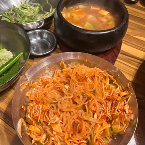 무쇠김치삼겹 리뷰 사진