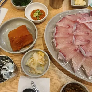 어사출또 사진