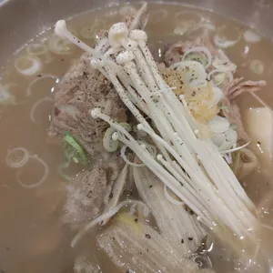 백돈뼈칼국수감자탕 사진