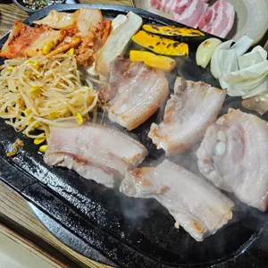 덕이꿀꿀이 사진