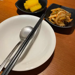 친니 사진