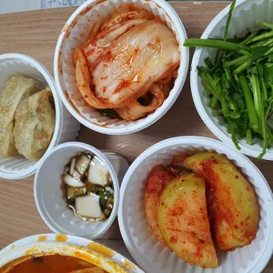 삼삼뼈국 사진