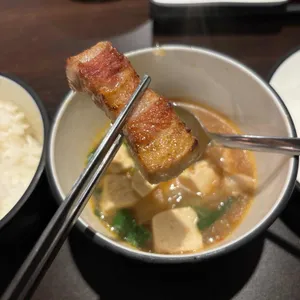 기운 사진