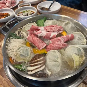 오봉산만두전골 대표 사진