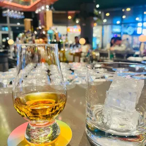 S BAR 대표 사진