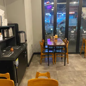 교촌치킨 사진